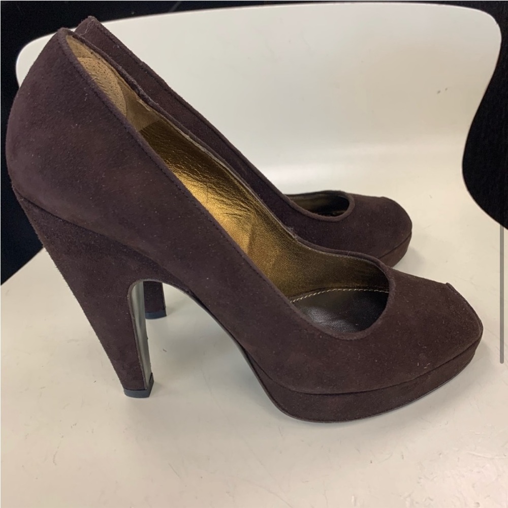 Gorgeous, comfortable, stylish Prada peep toe shoes!